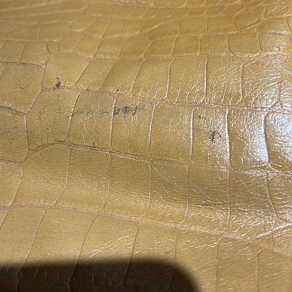 Gorgeous Leather Michael Kors Tote Bag - Picture 15 of 15